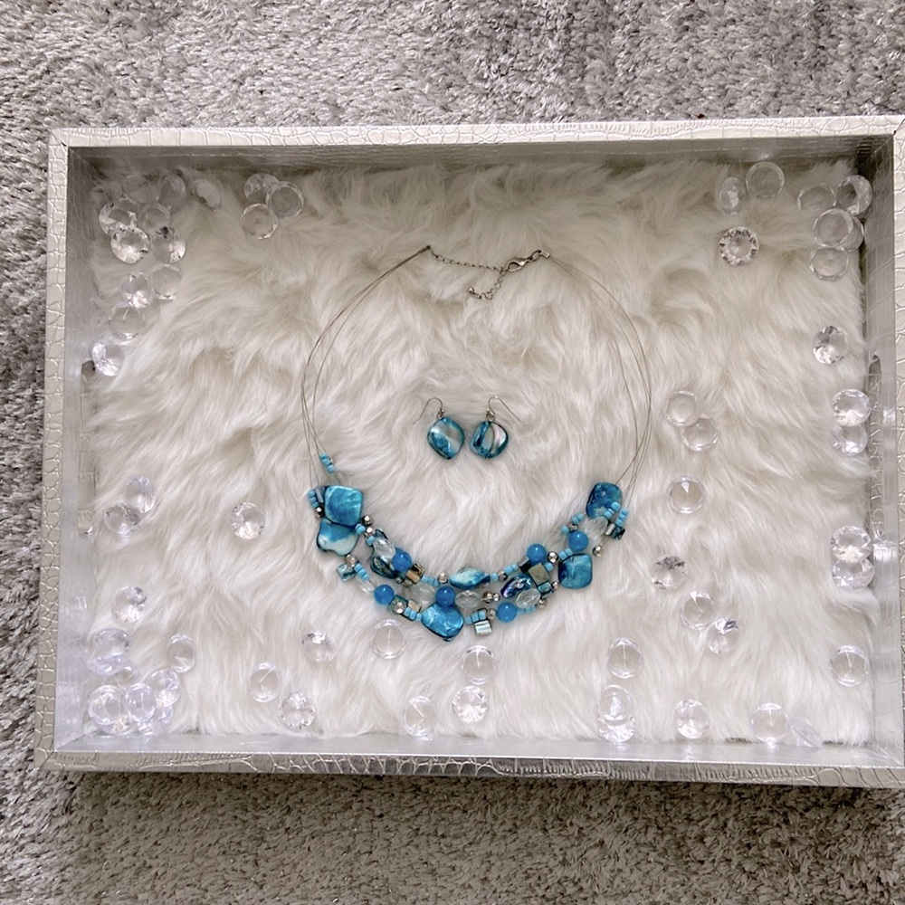 Earrings and necklace set